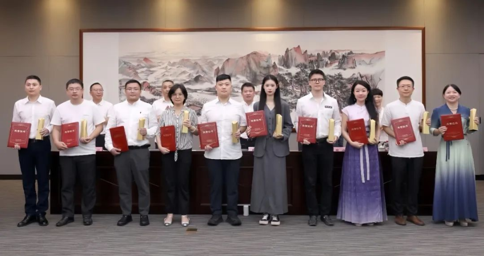 1727685140124640.png image.png